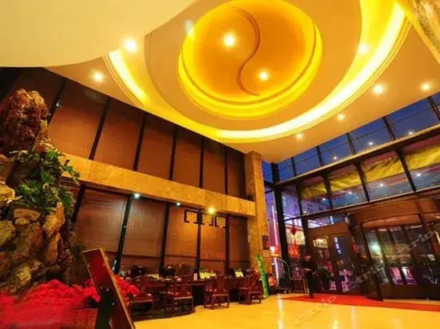 Huabao Holiday Hotel