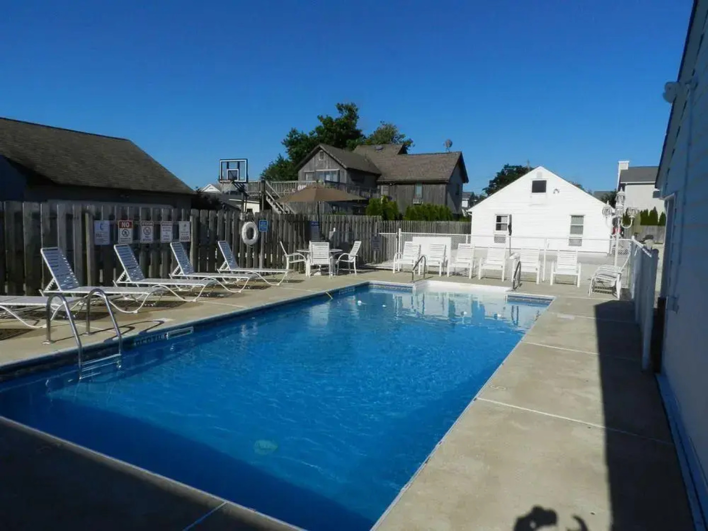 Broadway Court Motel