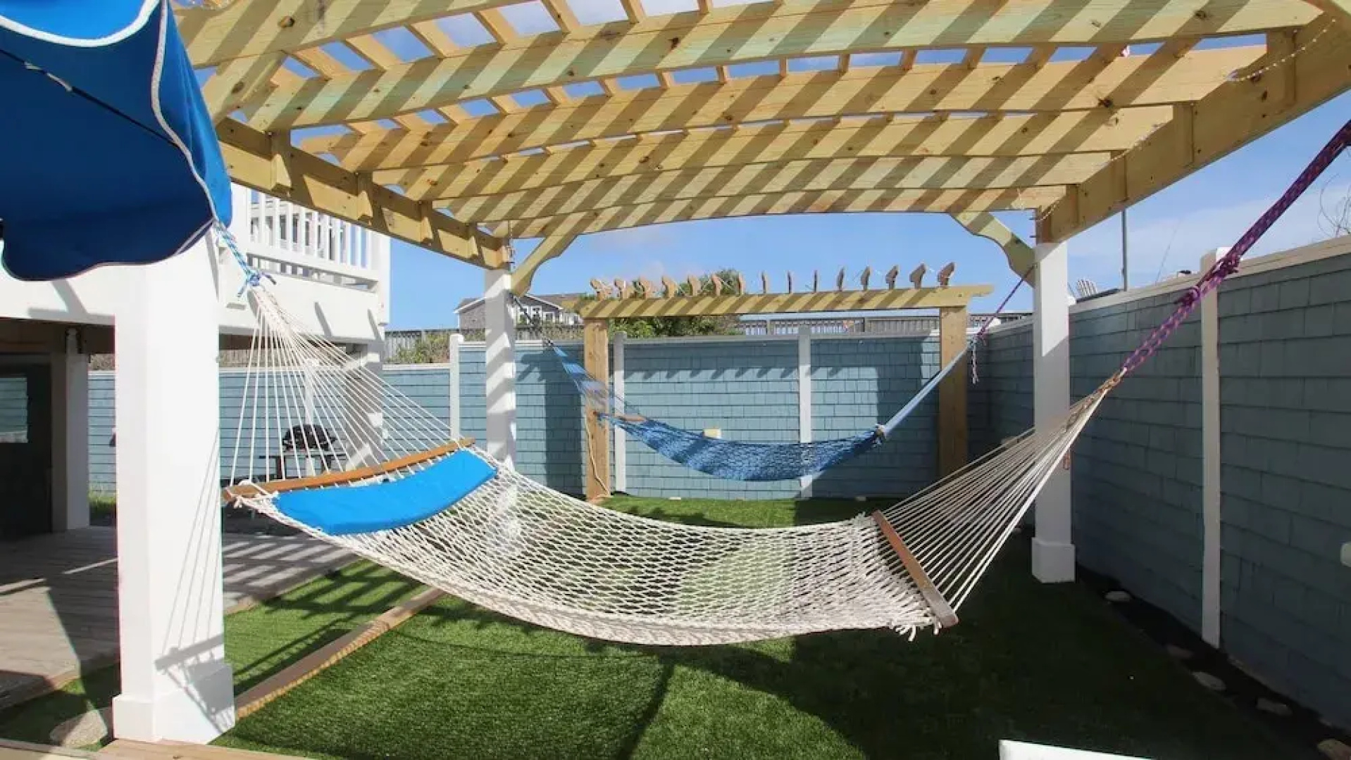 1 Atlantic Ocean Blue - 8 Br Home