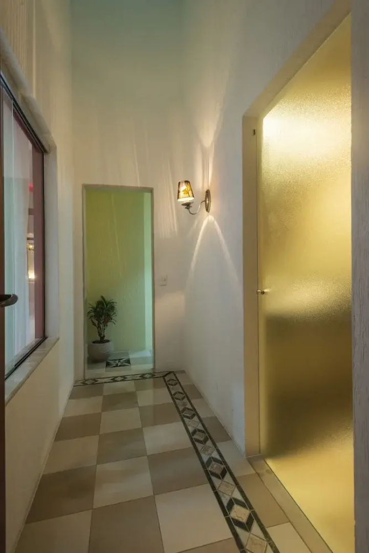 Motel 2001 - Adults Only