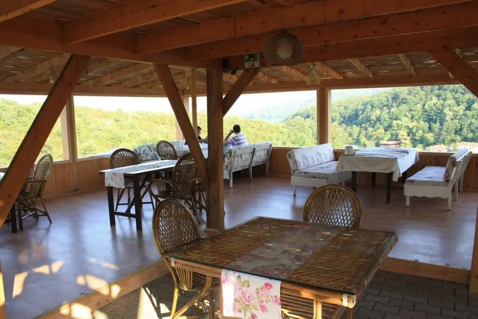 Acarlar Zumrut Bahce