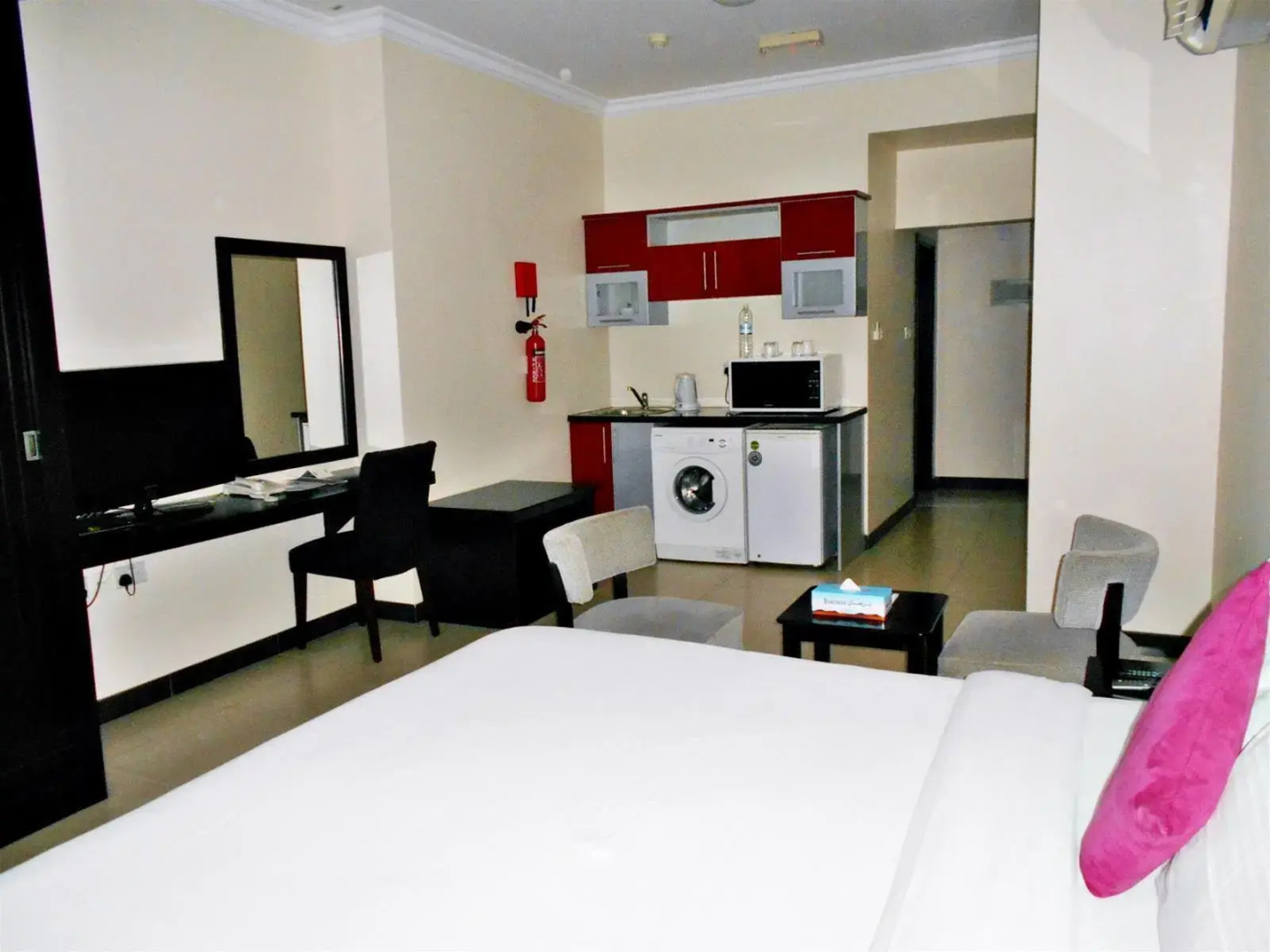 Butterfly Hotel Suites