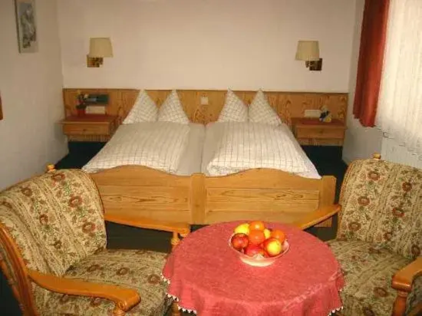 ZUR Schonen Schnitterin Gasthof