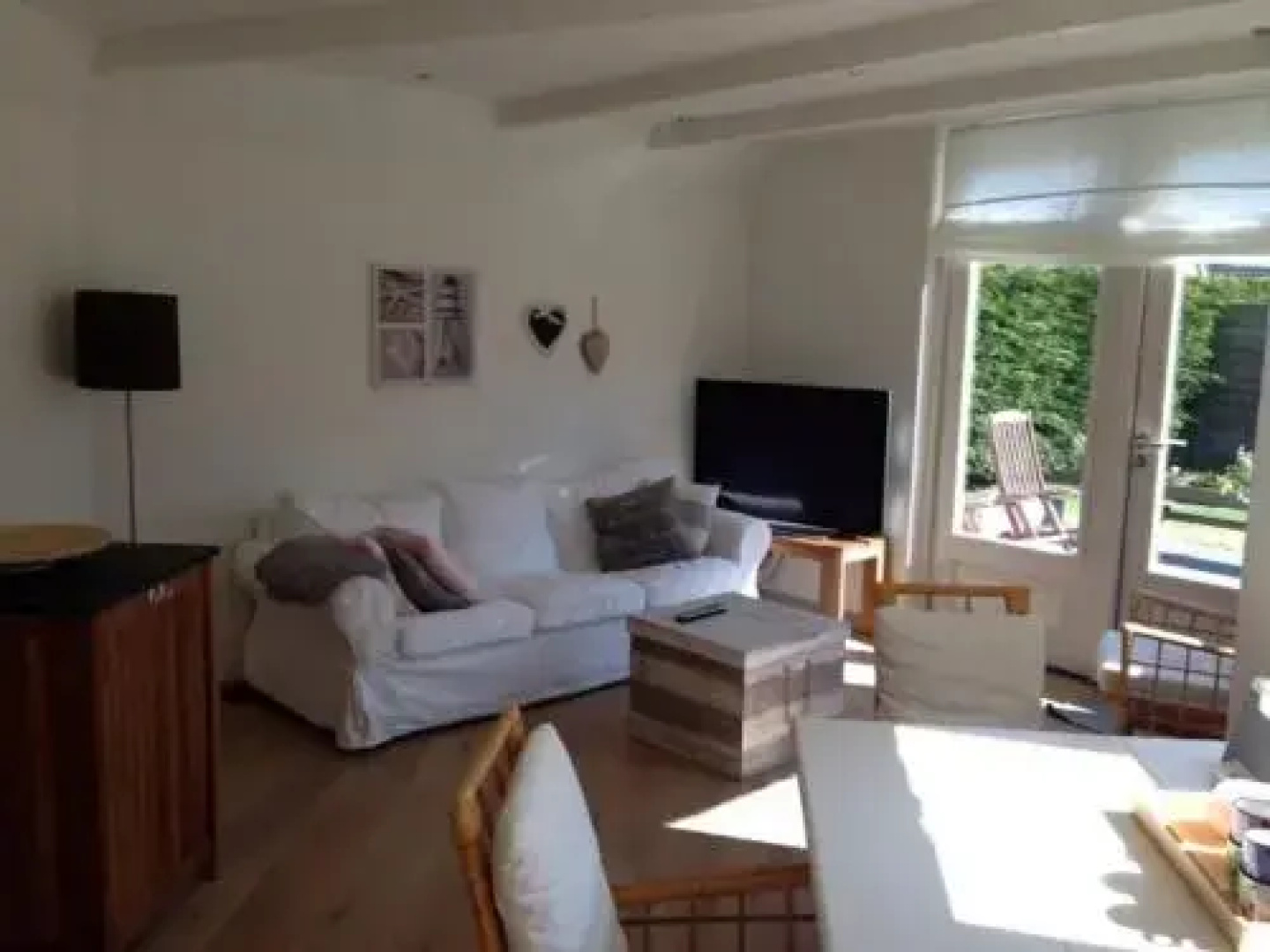 Witte huisje aan zee