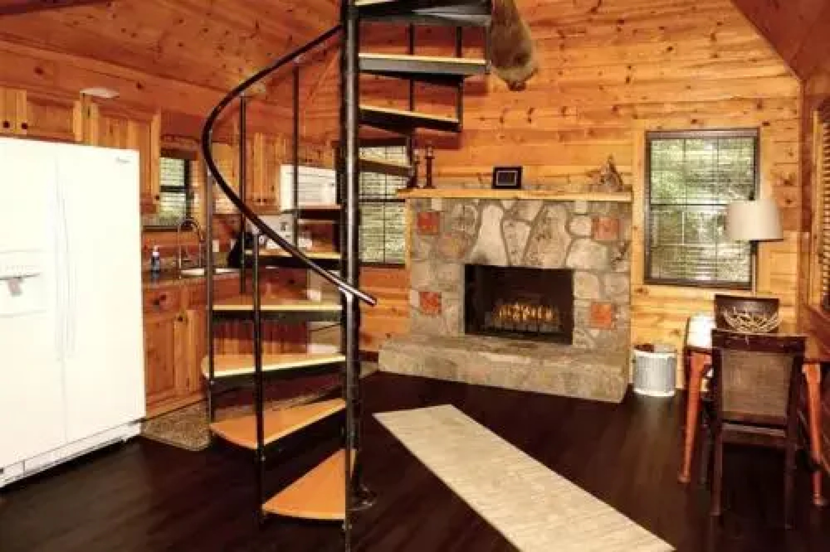 Mountain Laurel - 1 Bedrooms, 1 Baths, Sleeps 4 Cabin by RedAwning