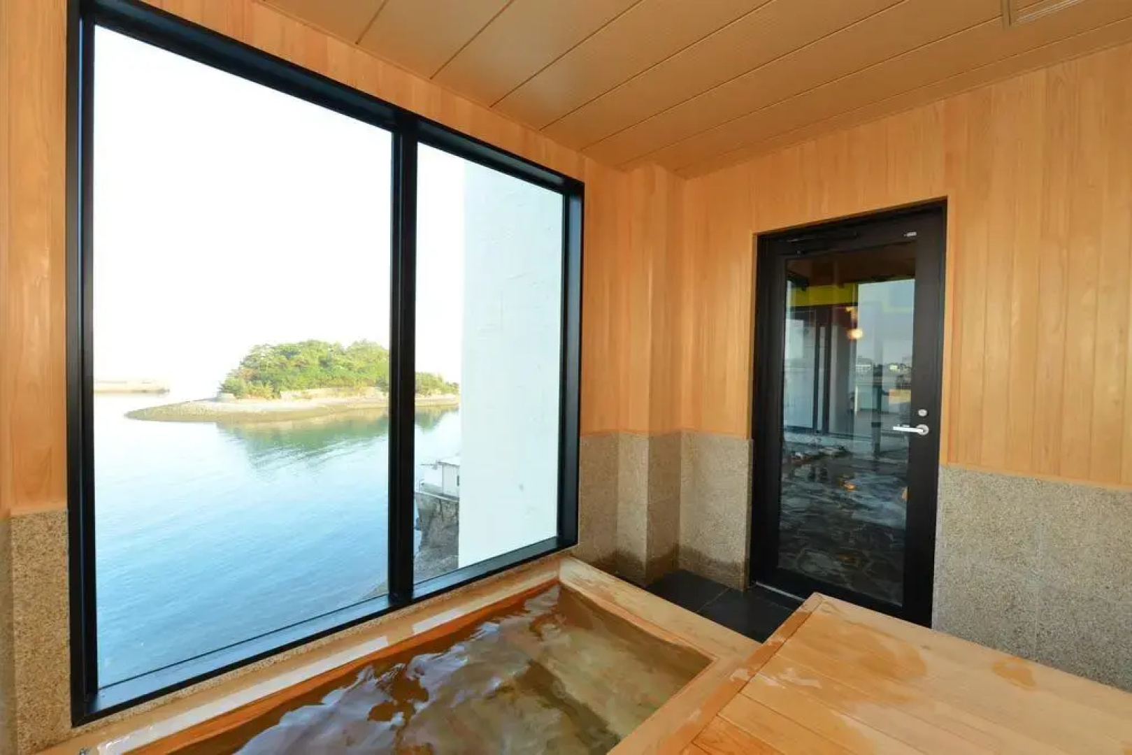 Toyo Tsukumo Bay Hotel