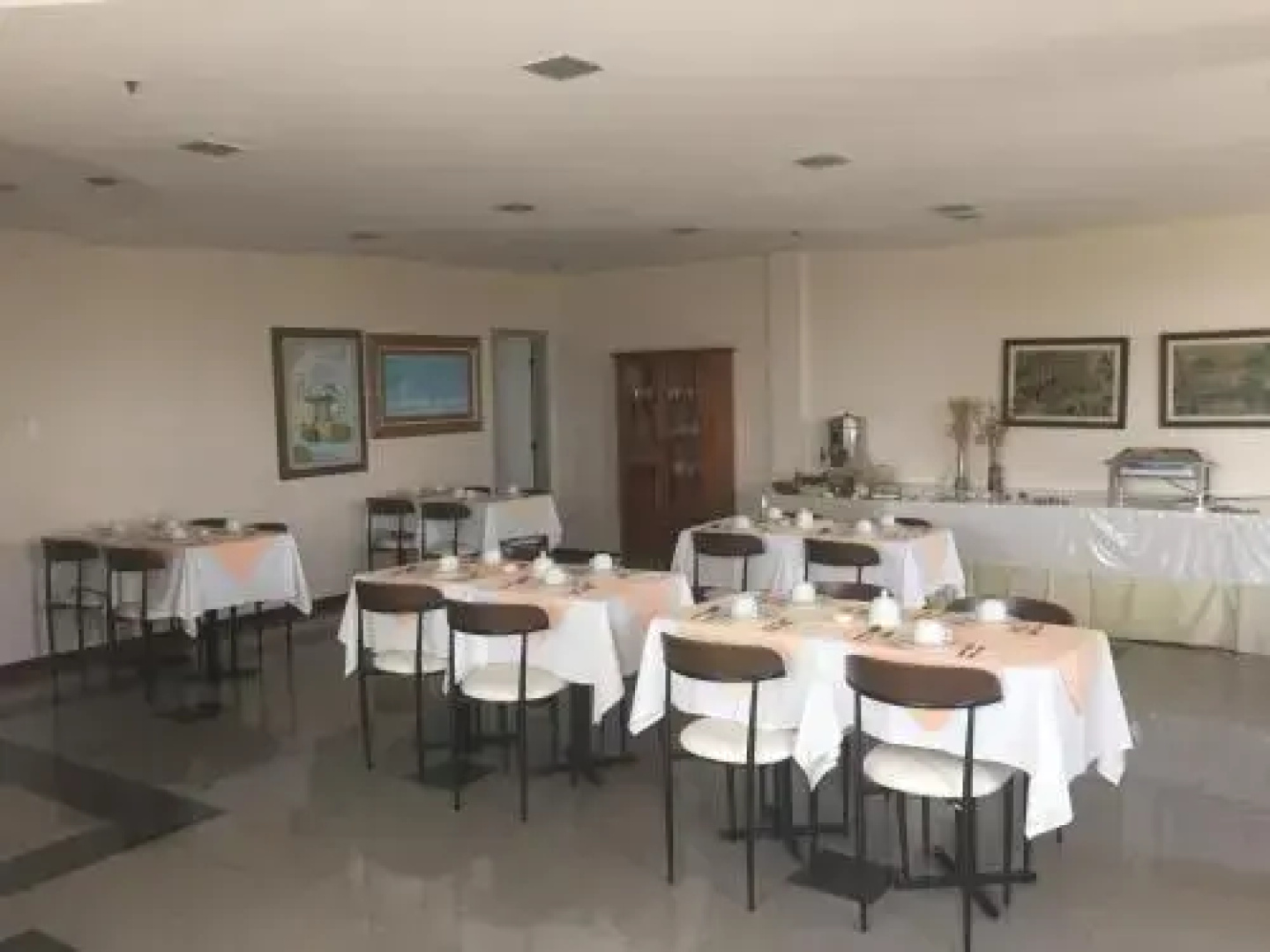 Jardim de Allah Flat Service
