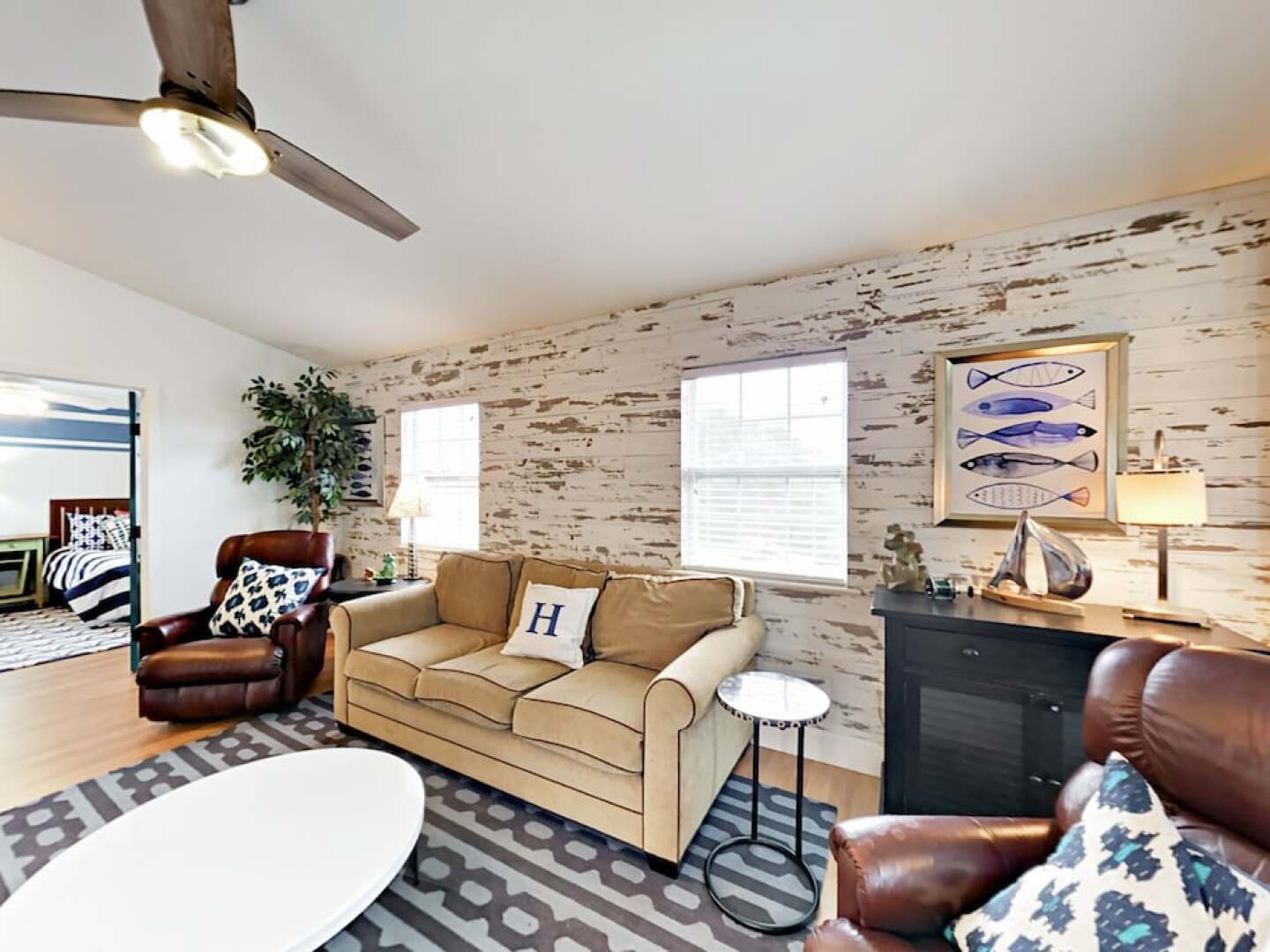 Lakefront Haven - 3 Br Home