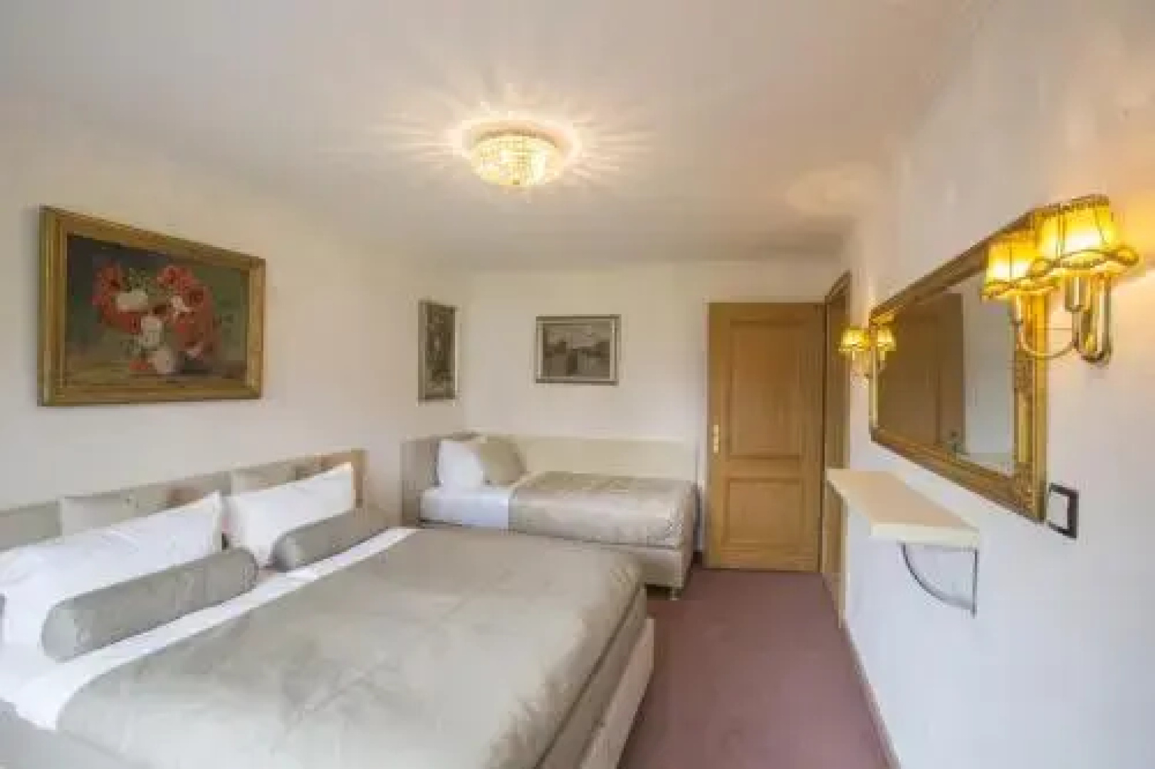 Golden GaPa Penthouse 1