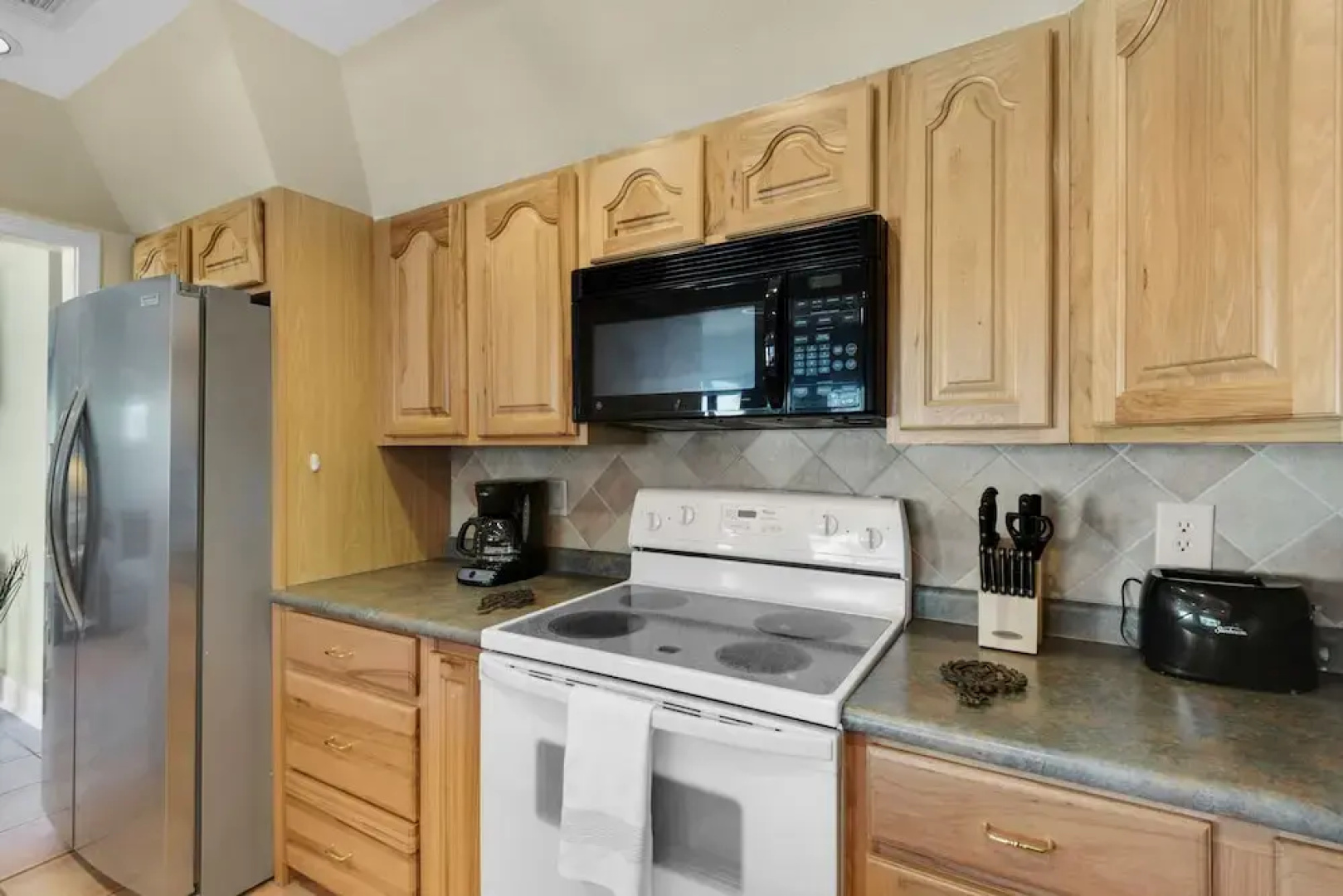 Santa Rosa Delight - 3 Br Townhouse