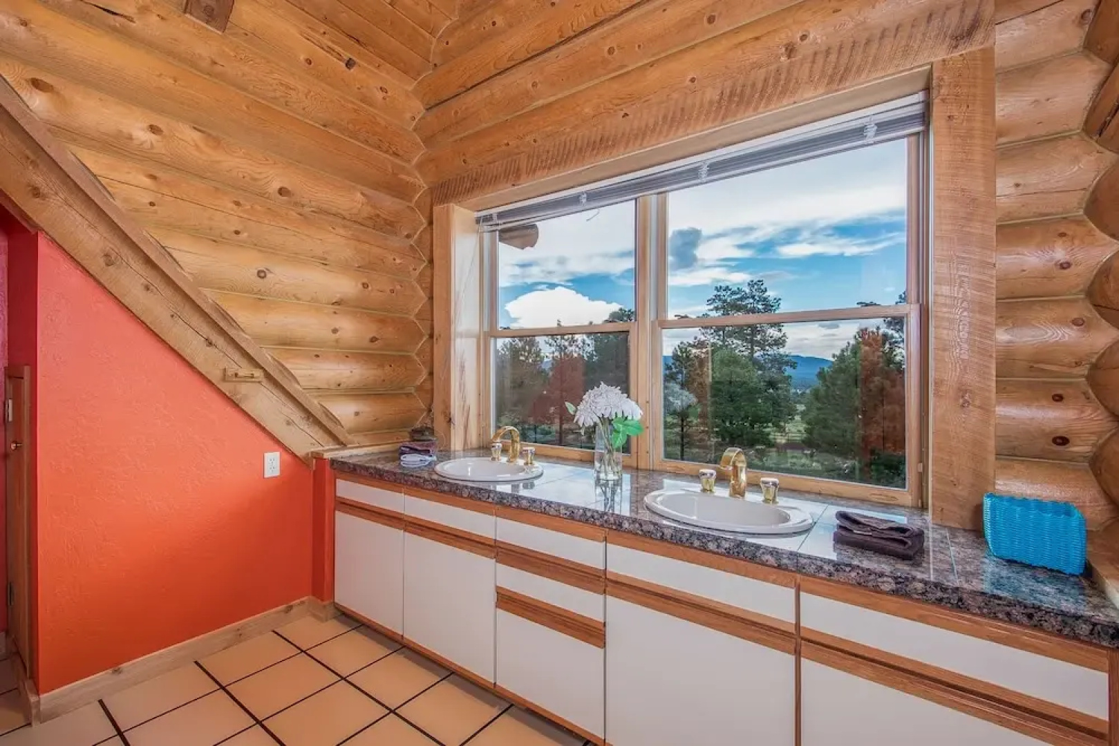 FlagRanch - 4 Br cabin by RedAwning