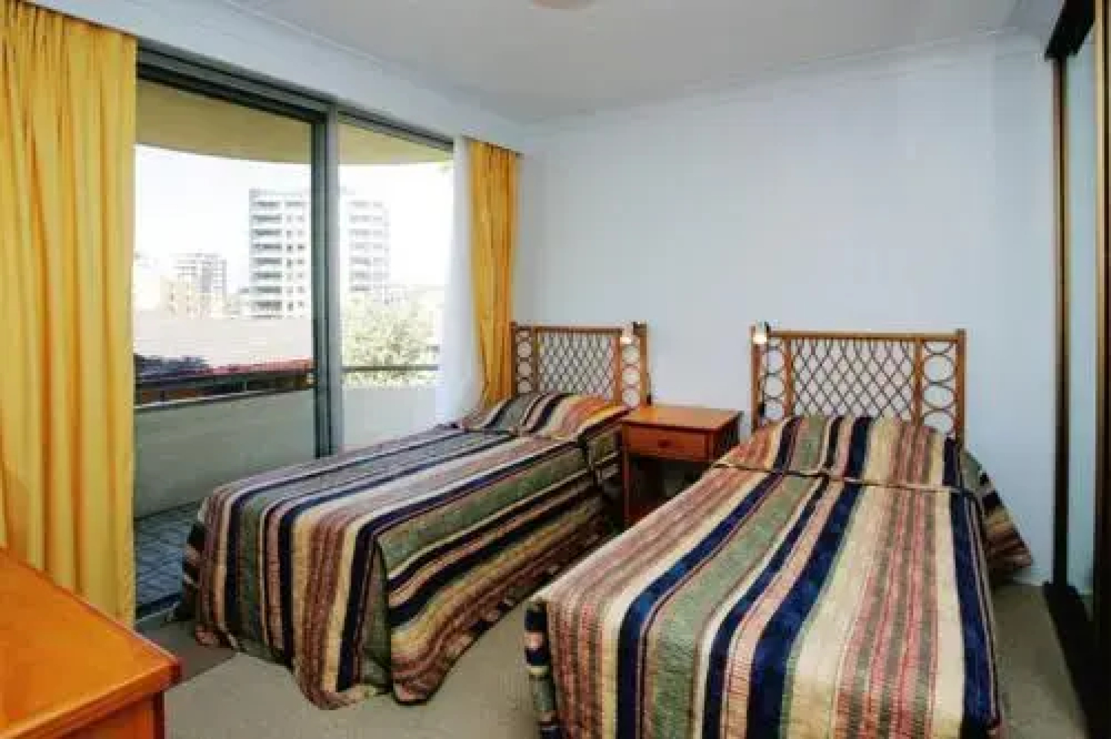 Sandbar, Unit 203, 1-3 Head Street