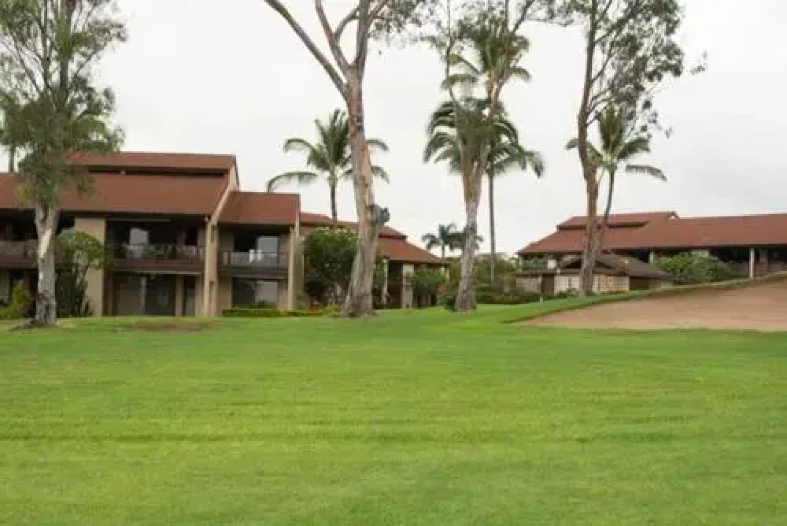 Palekaiko (Paradise) - 2 Br condo by RedAwning