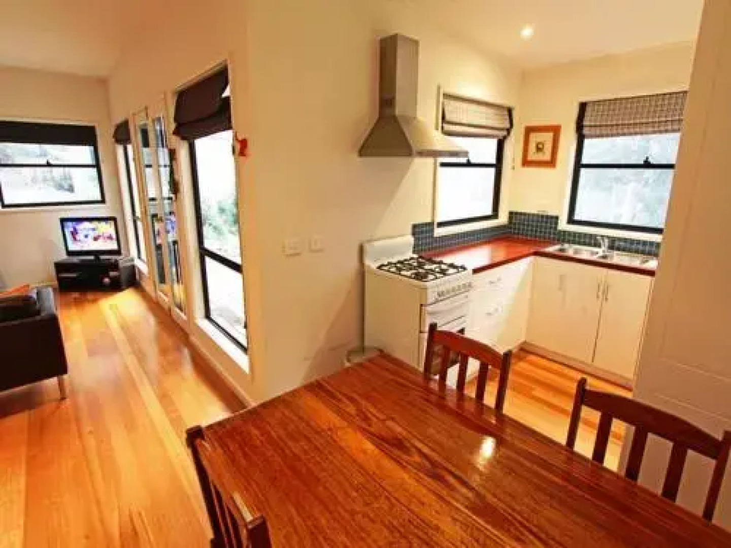 Banksia Lake Cottages