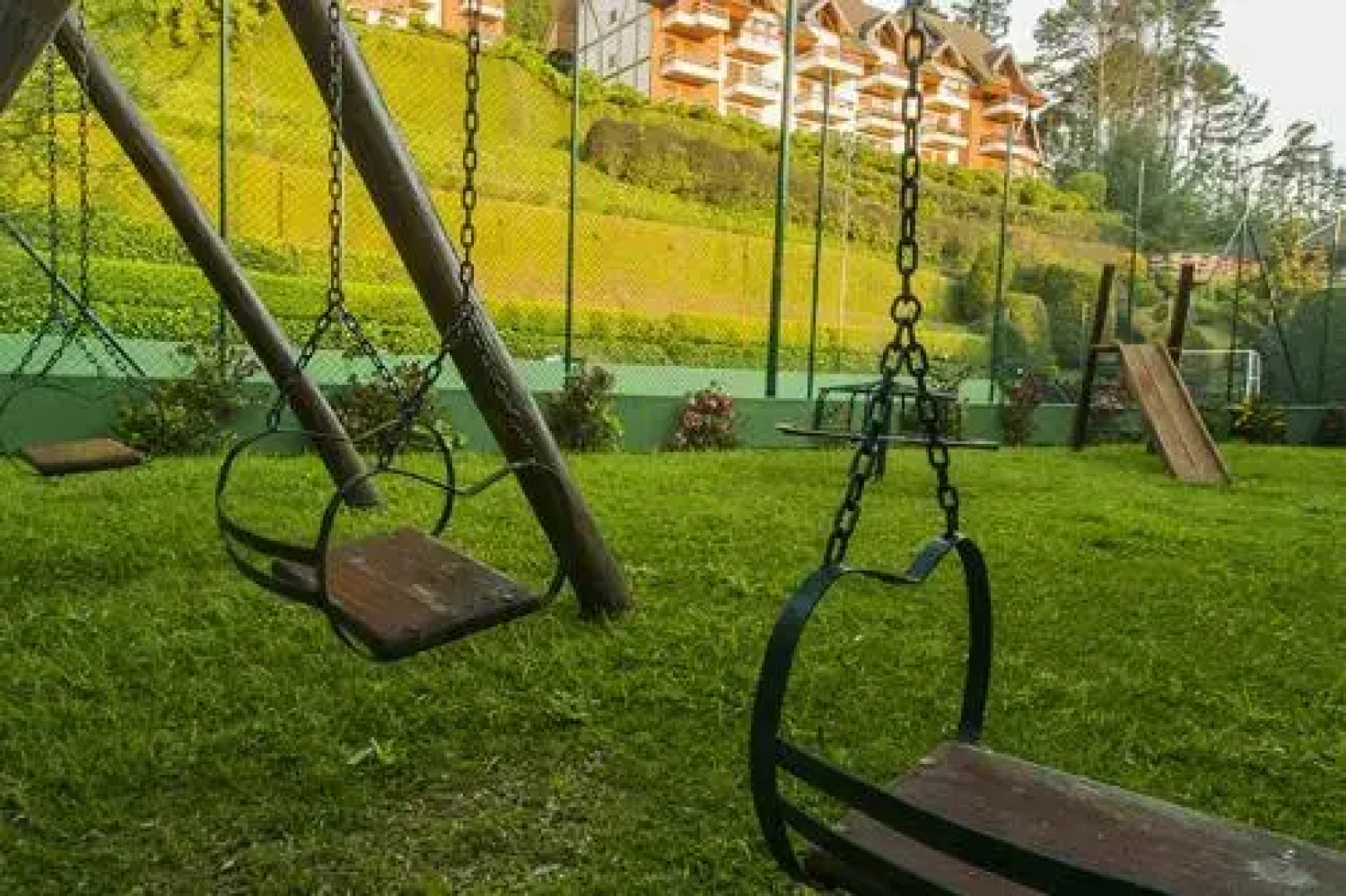 Preços especiais para estadia semanal e ou mensal COBERTURA Condomínio Switzerland Village