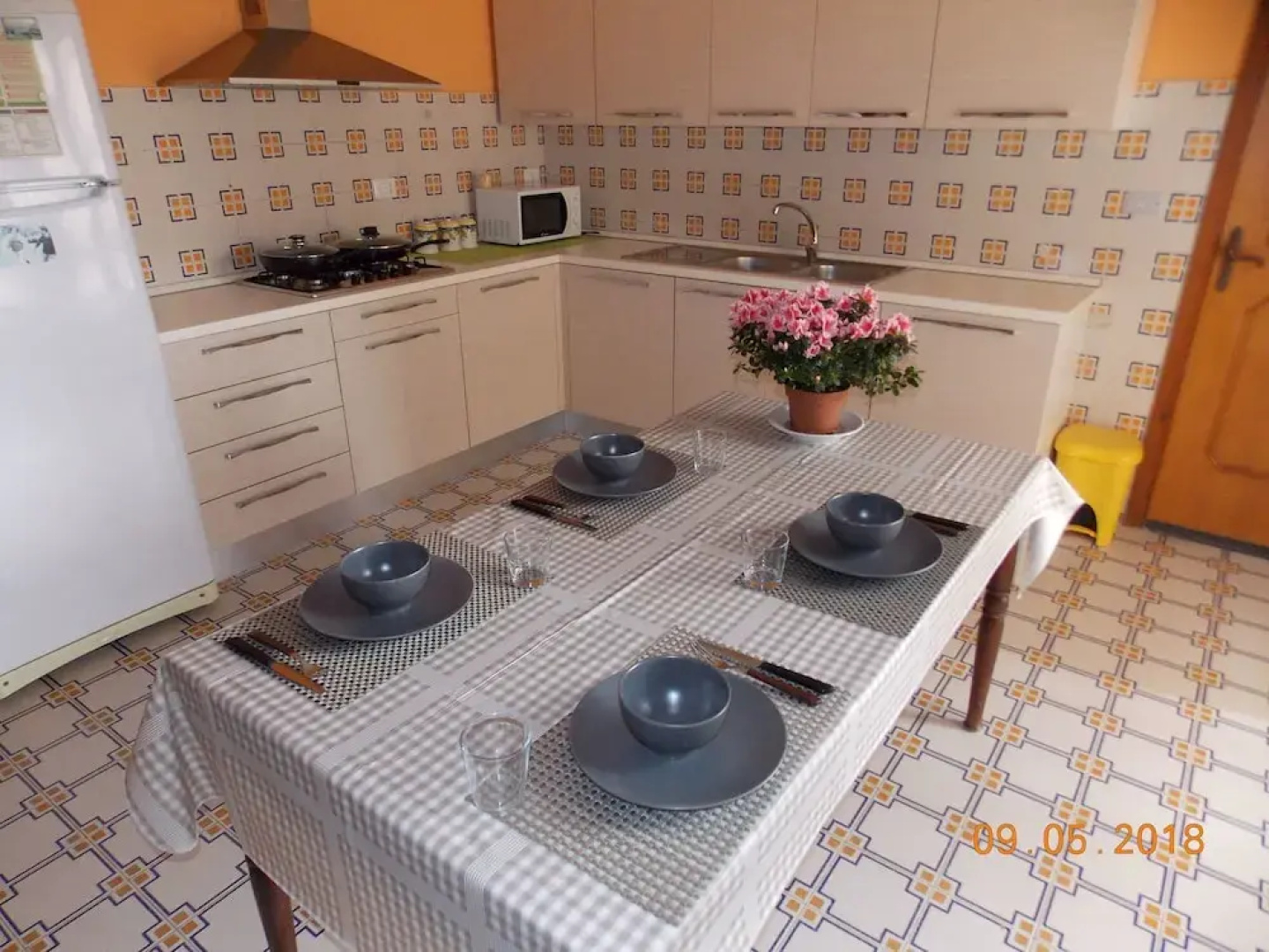 Leone Home