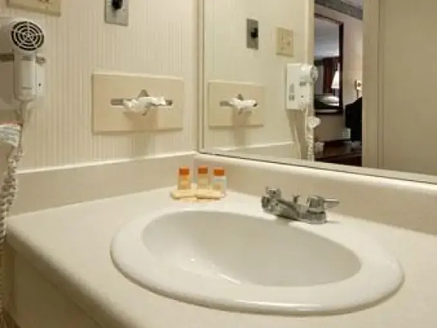 Days Inn Hotel & Conference Center - Meadville