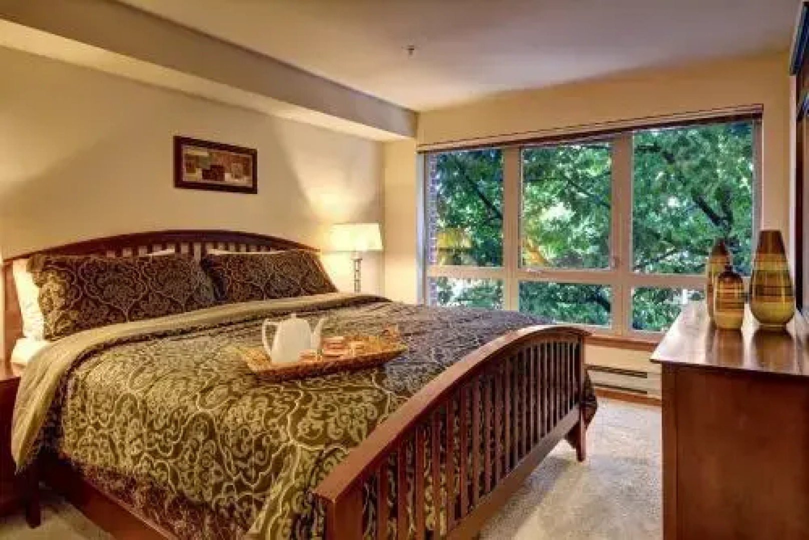 Stay Alfred on 4th Avenue