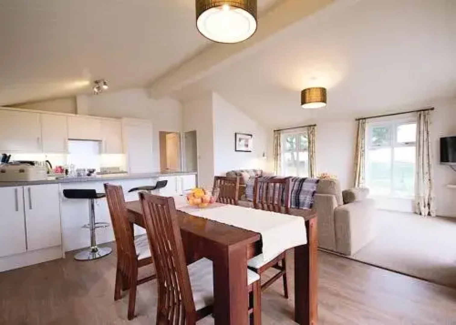Caddys Corner Lodges
