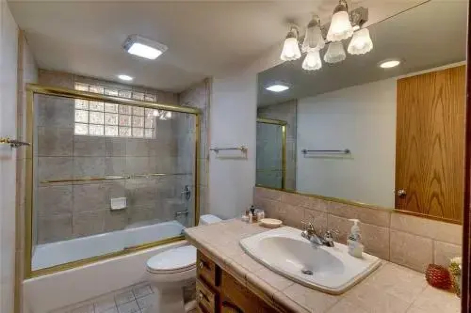 Lookout Lodge by RedAwning