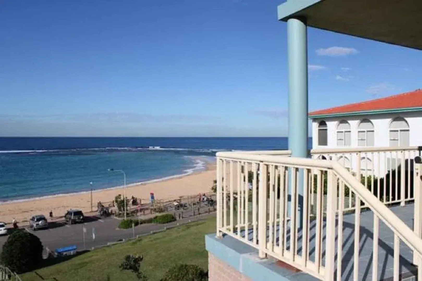 Toowoon Beach View 3br Villa 4 just steps to beach with views
