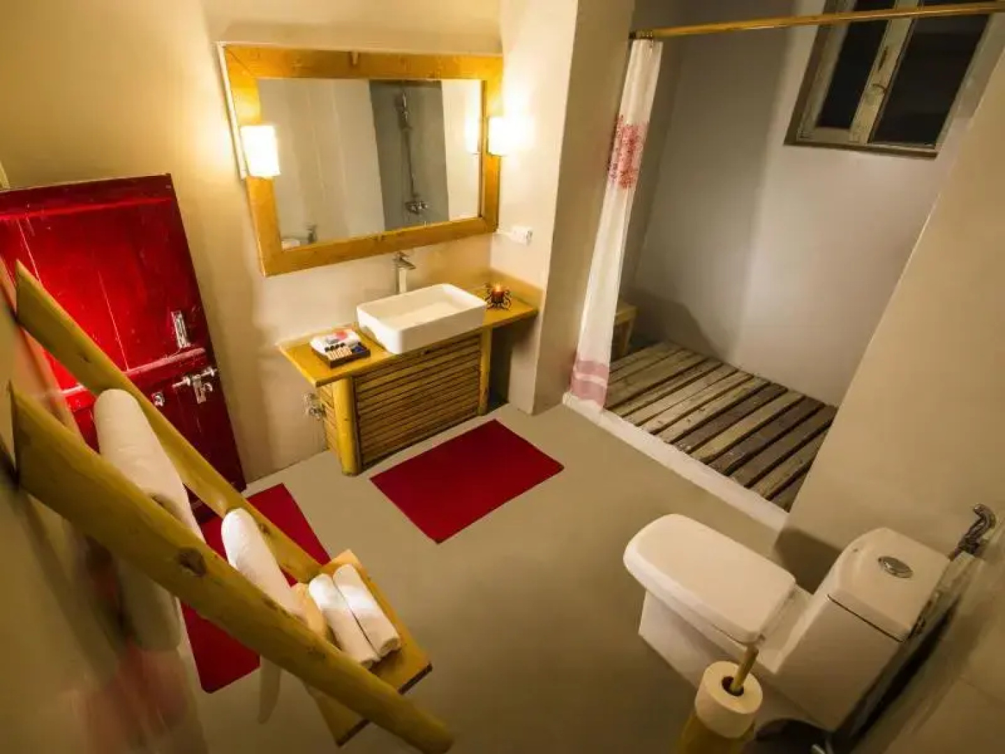 Woodyvu Stok House
