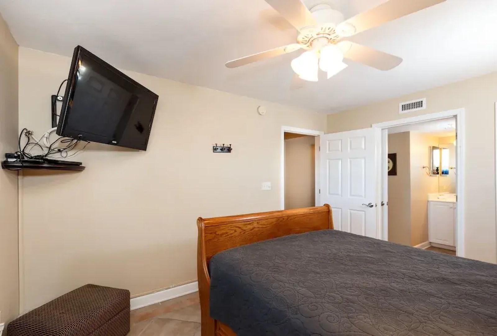 Pelican Isle 502 by RedAwning