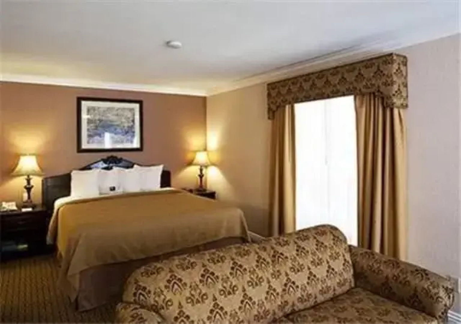 Quality Suites Anaheim Stadium