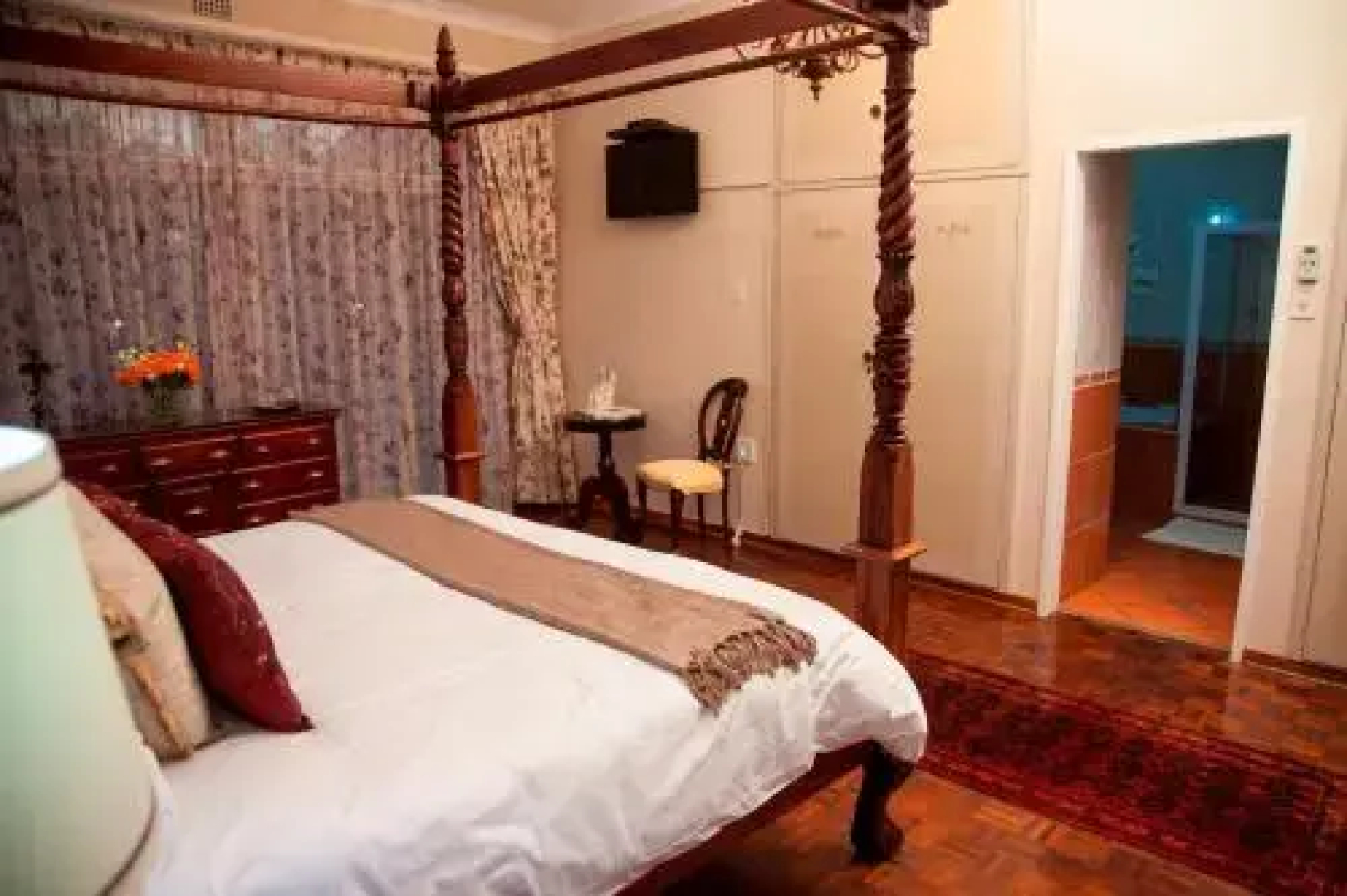 Elizabeths Manor