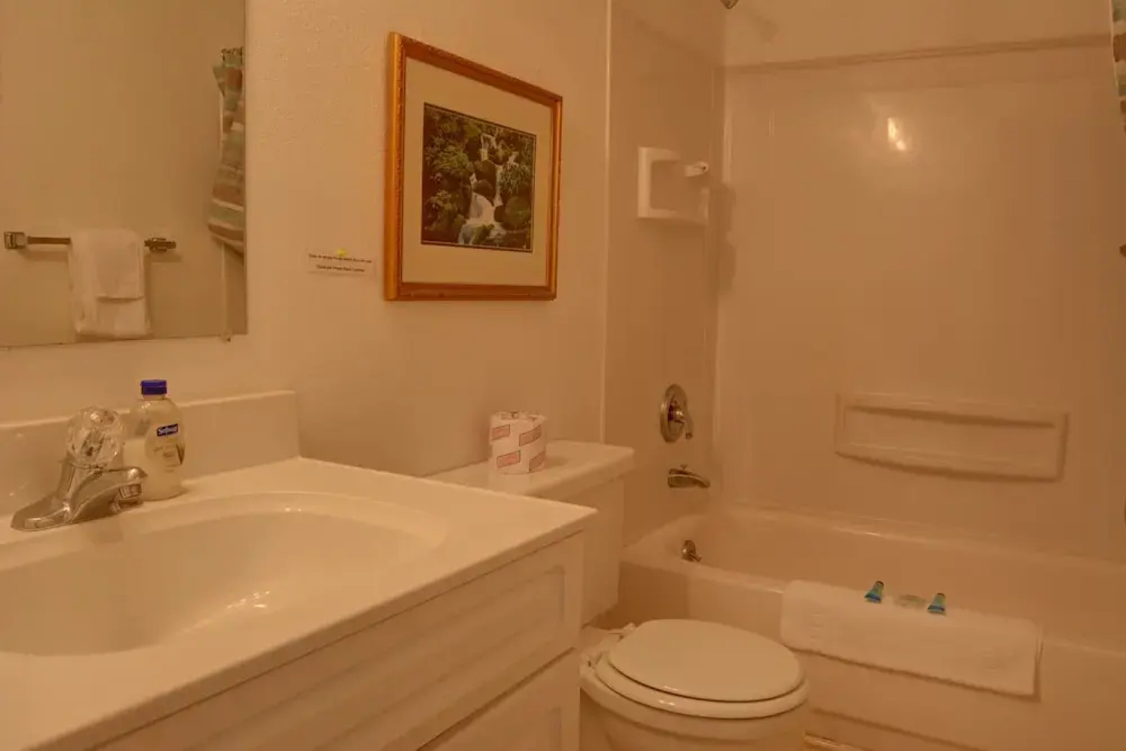 Surftides Plaza 153 Studio condo by RedAwning