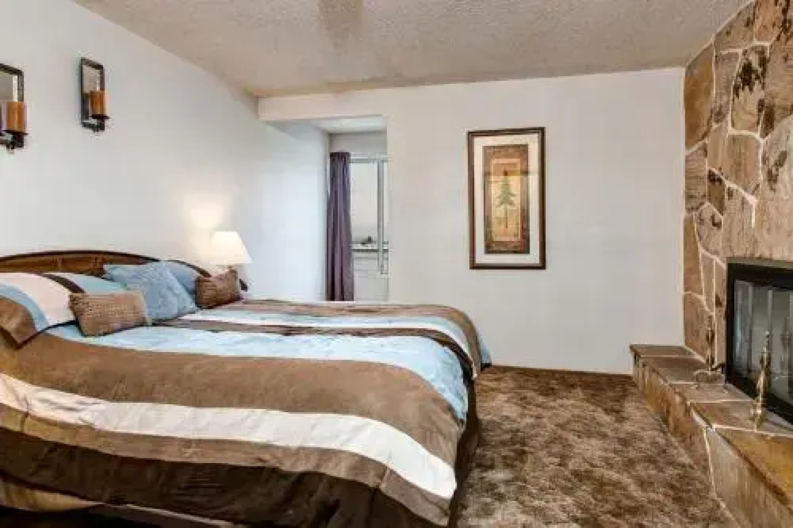 8676 S 1300 E Condo by RedAwning