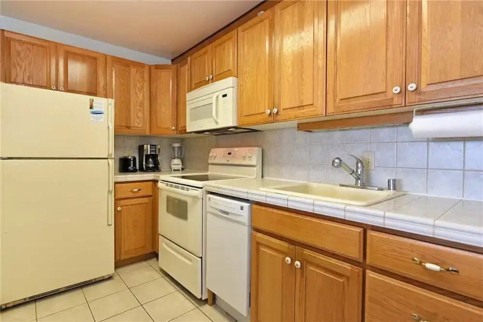 Valley Isle 1204 by RedAwning