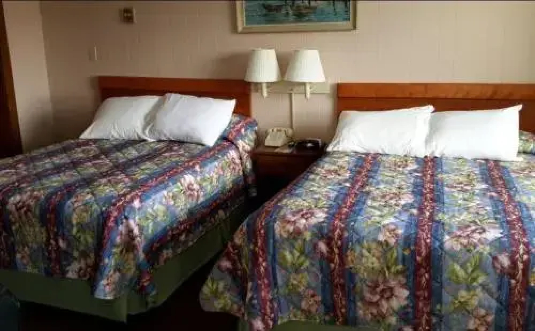 Cap N Fish'S Waterfront Inn