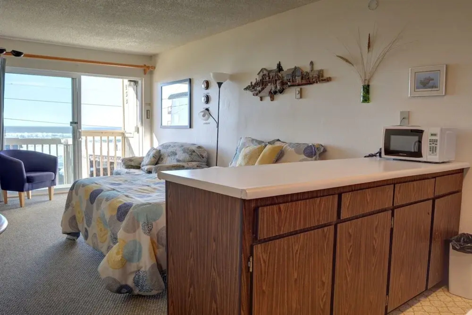 Surftides Plaza 153 Studio condo by RedAwning