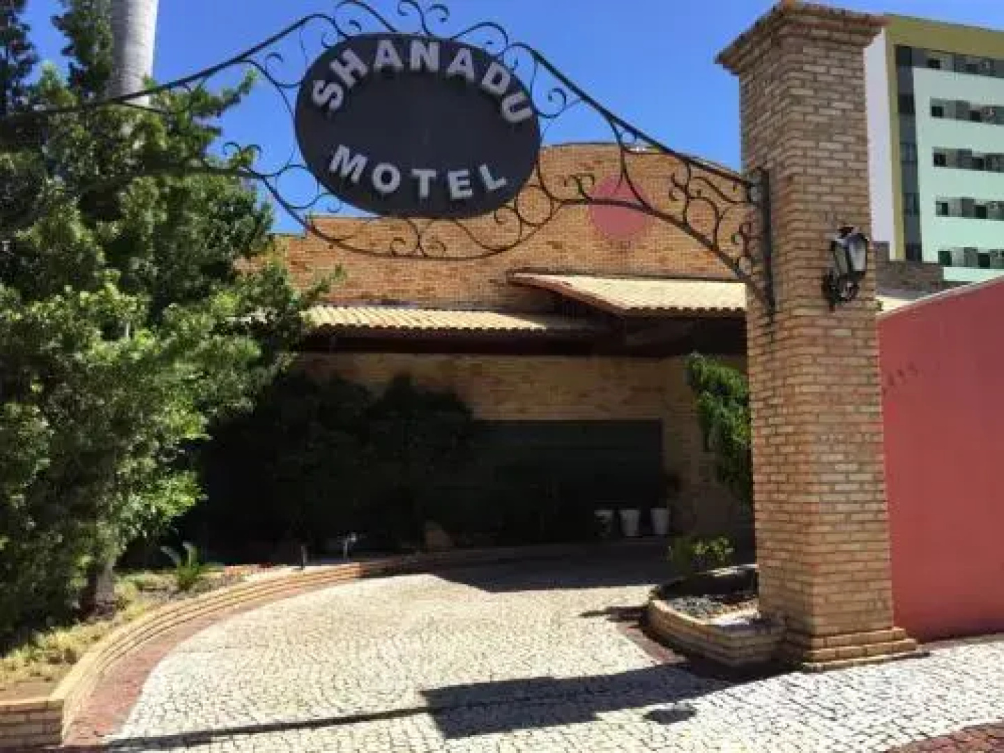 Shanadu Motel