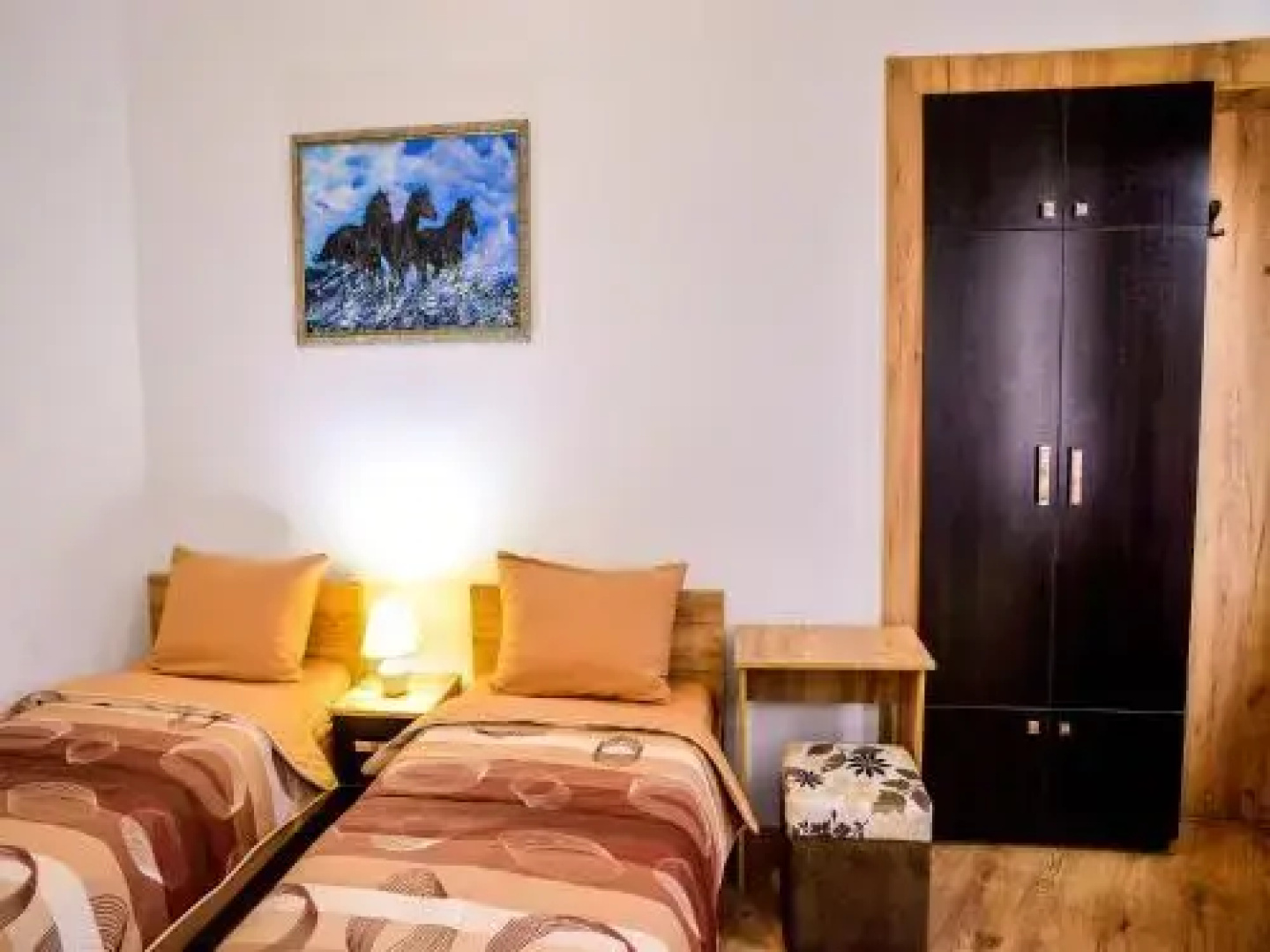 Apel Apartments
