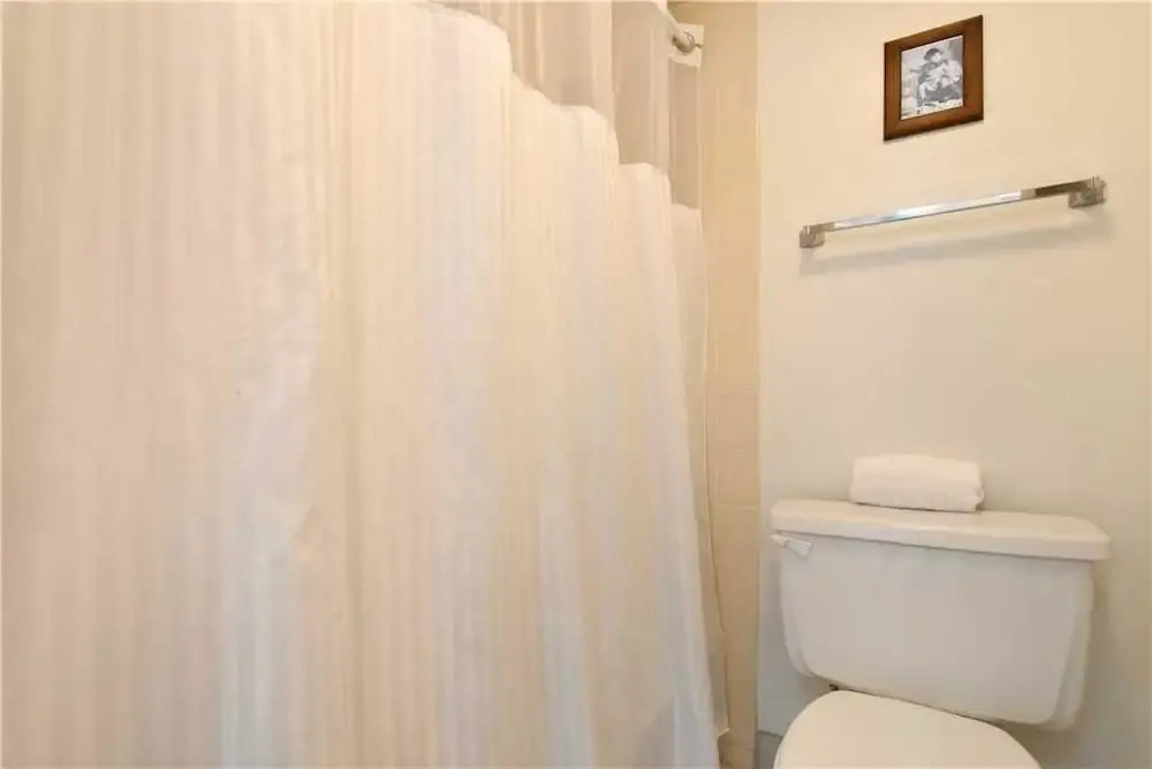 Valley Isle #808 2 Bedroom Condo by RedAwning