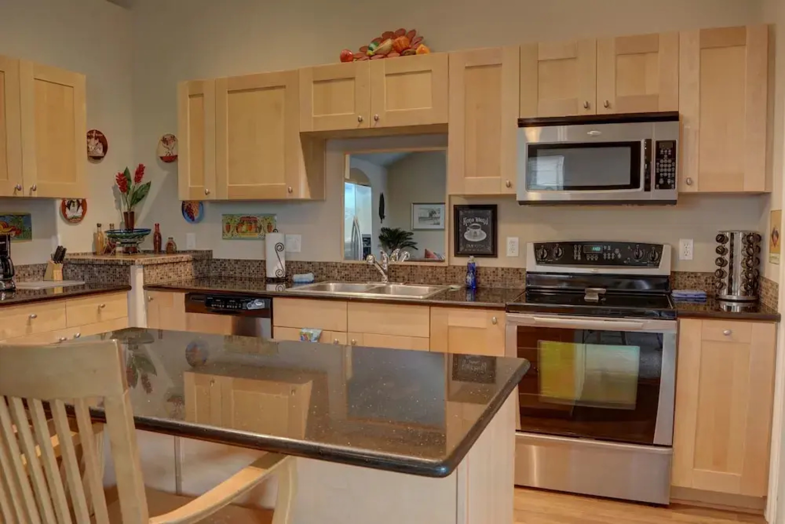 Family Cabana 3 Br home by RedAwning