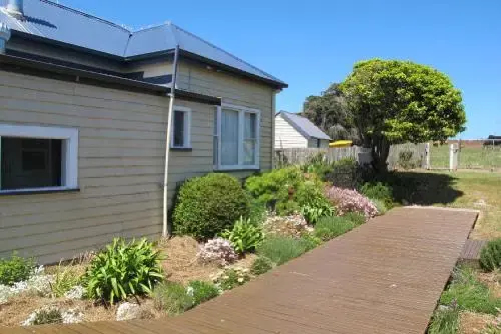 Beth's Cottage Roaring 40s