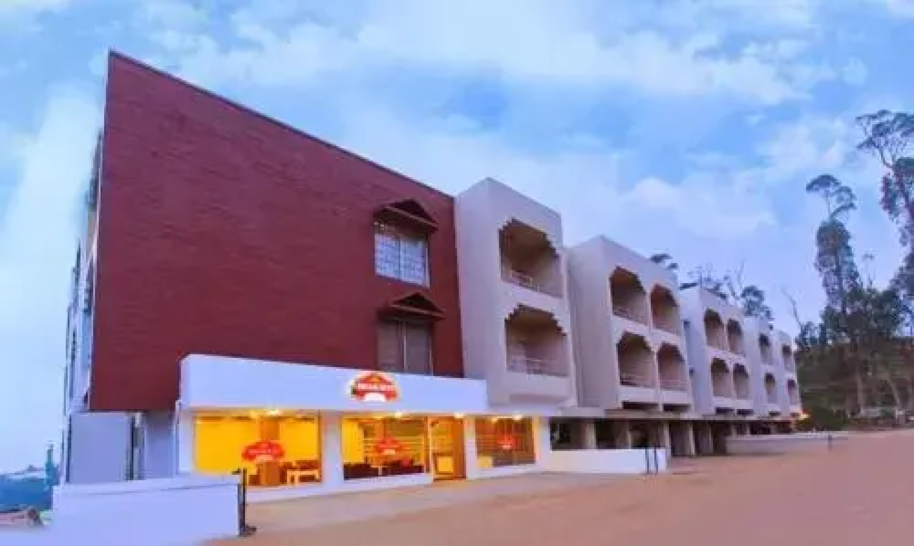Emarald Hotel