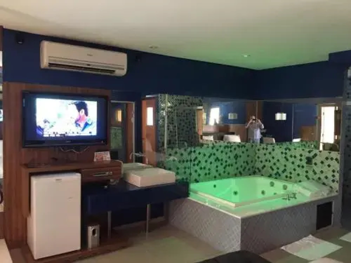 Platinum Motel