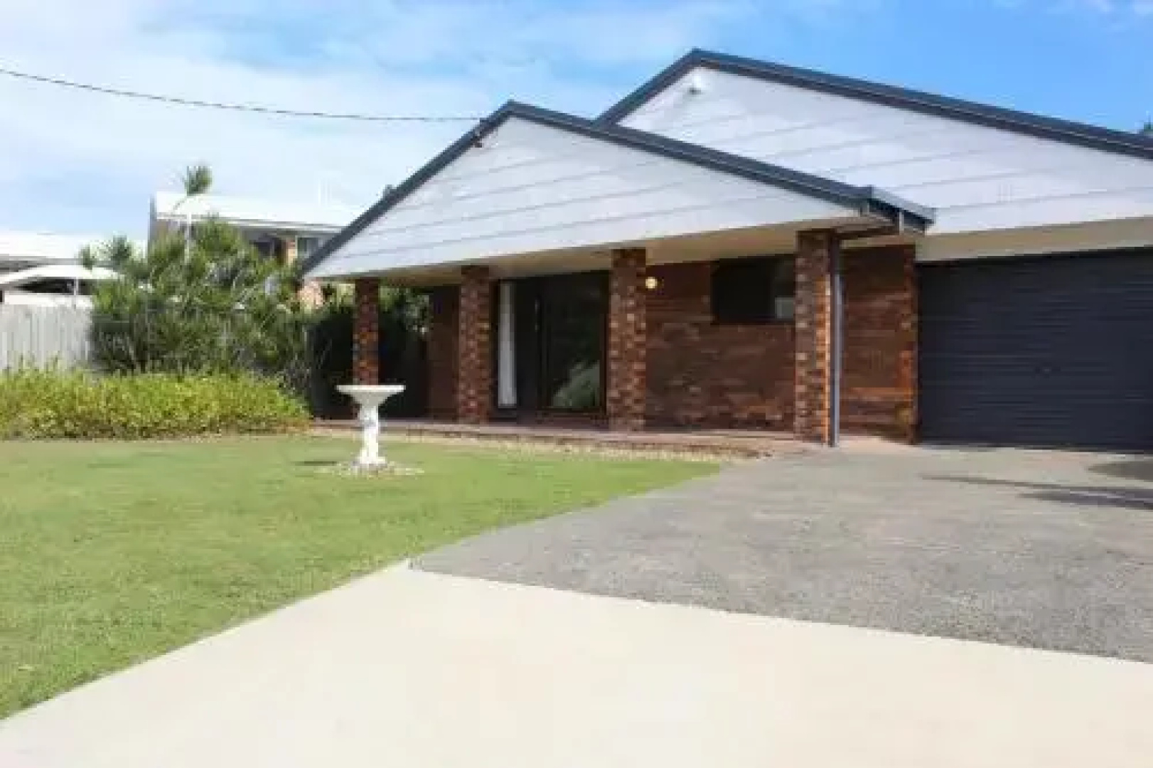 Lowset pet friendly home, with room for a boat, Palm Ave, Bongaree