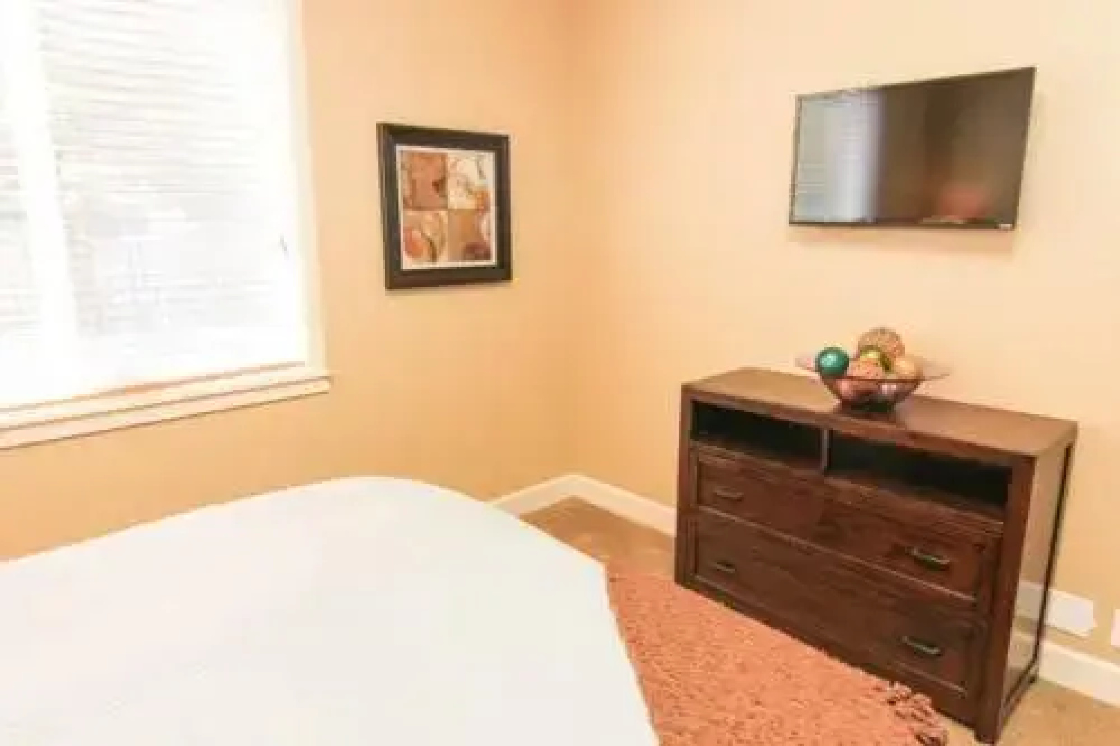 Beach Pine - 4 Br home by RedAwning