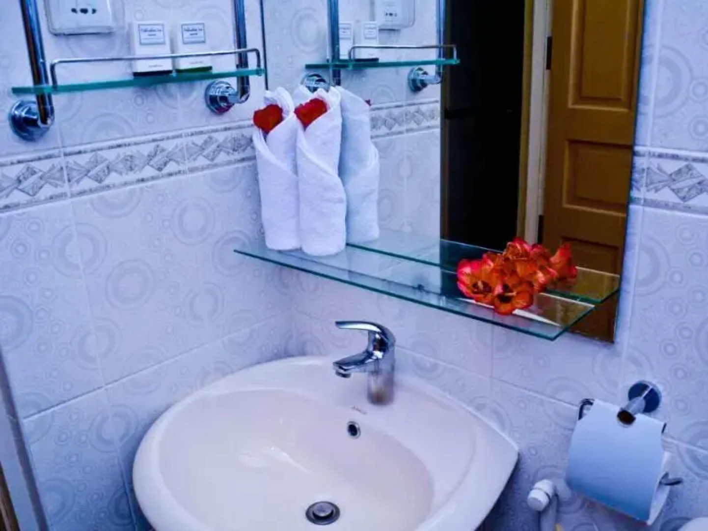 Holhudhoo Inn Maldives