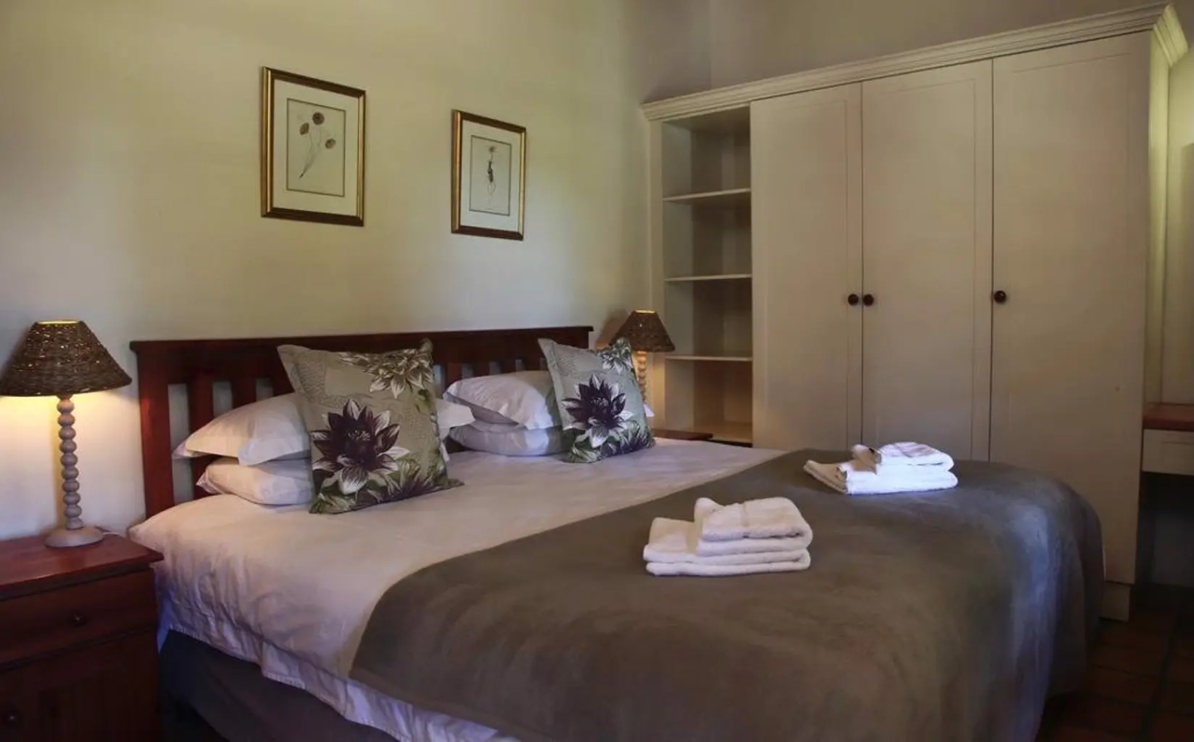 Bo La Motte Farm Cottages