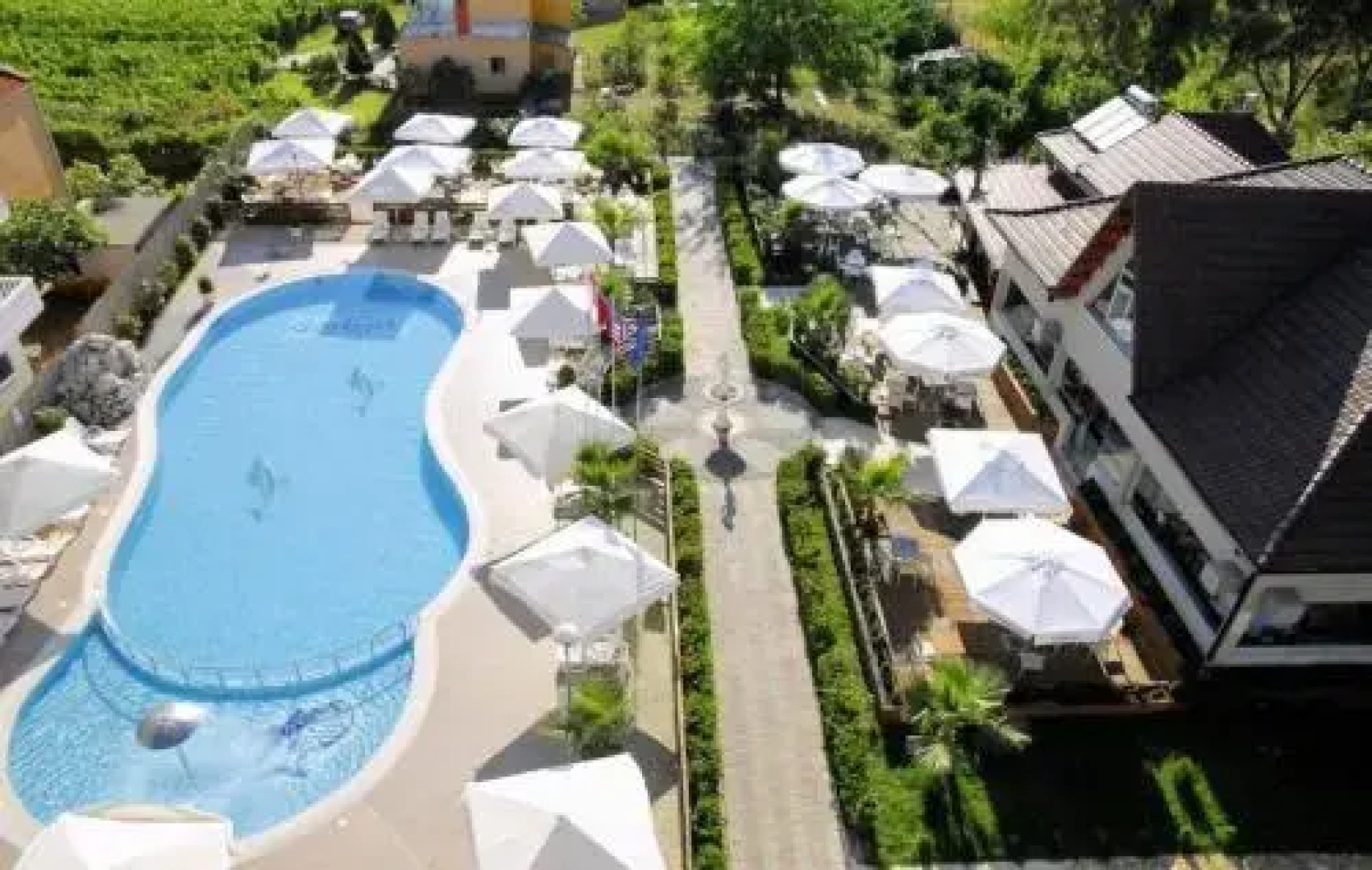 Godija Hotel & Suites