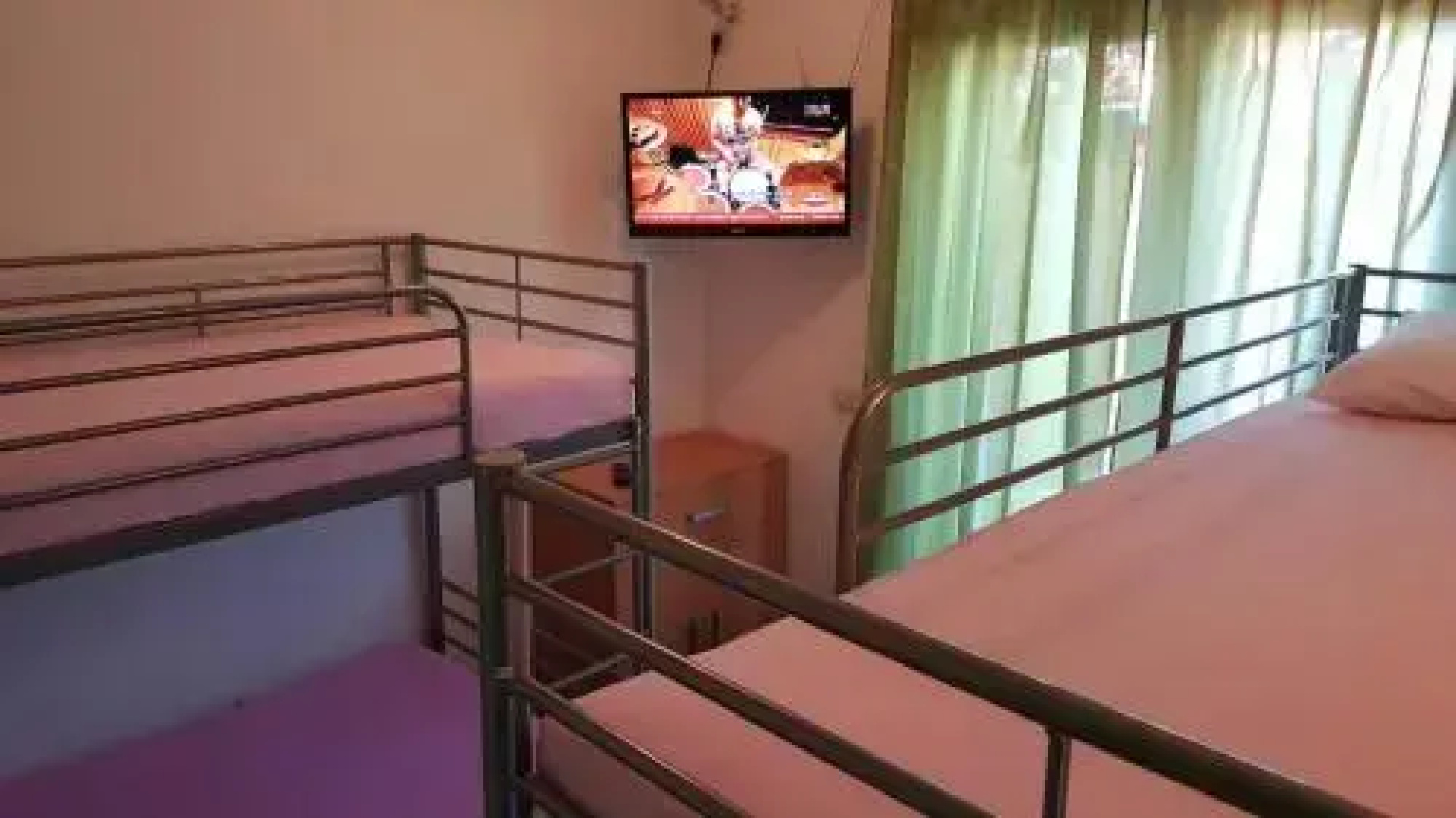 Hostel Bol