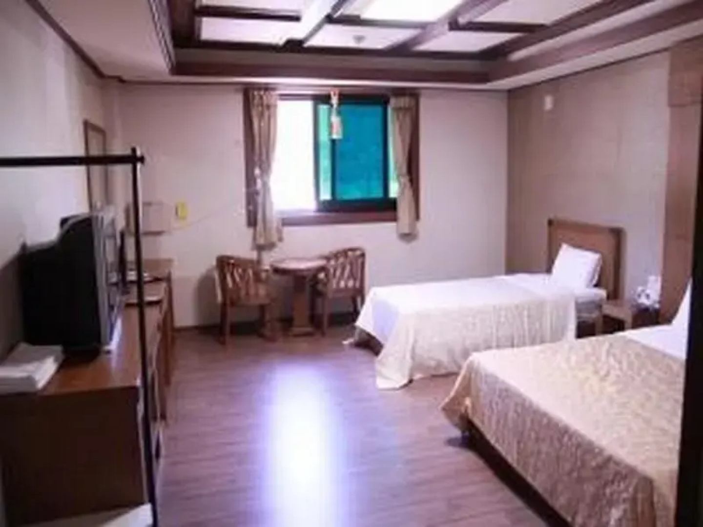 Goodstay Moon Hotel