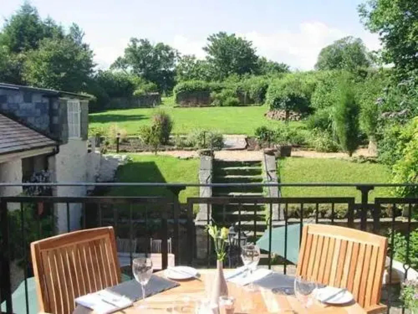 Dragon House Hotel