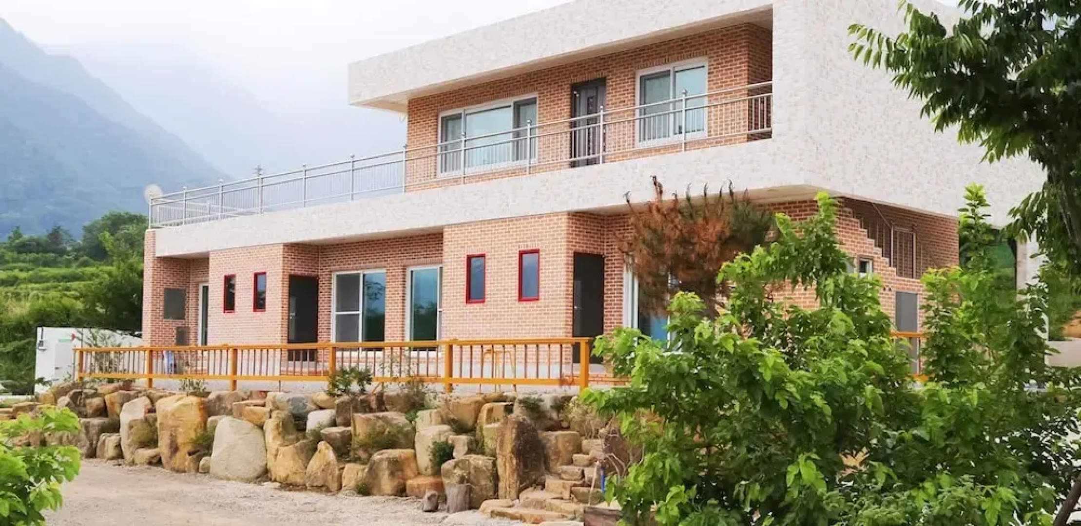 Sanchung Nari Flower Pension